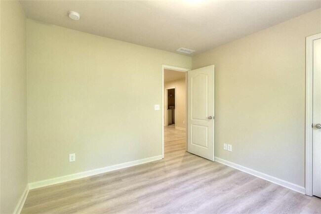 Building Photo - 3702 Brockenhurst Dr