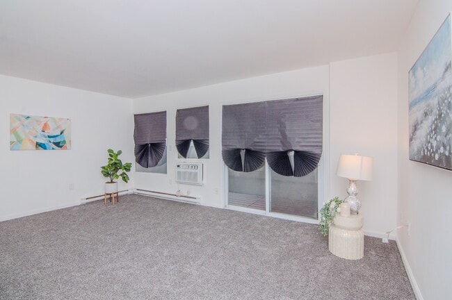 Building Photo - 4194 Packard St