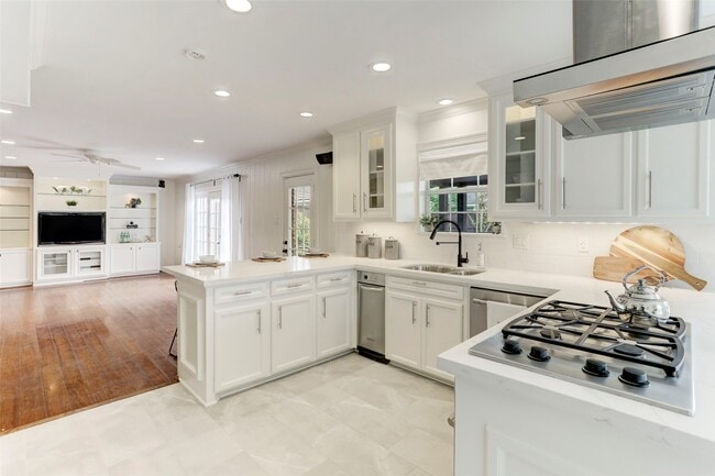 Building Photo - 4135 Breakwood Dr