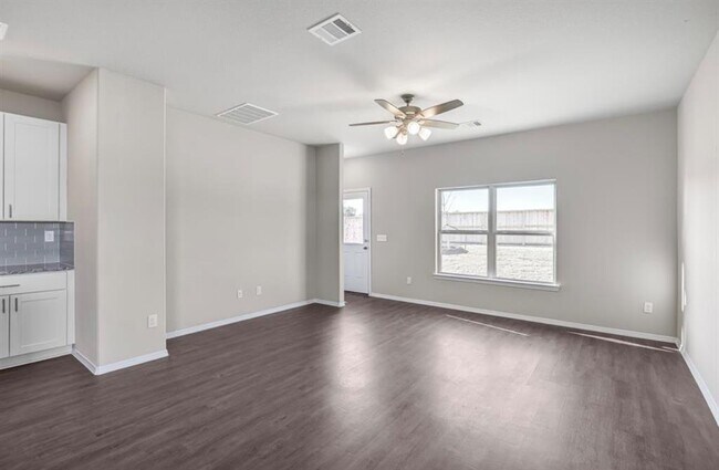 Building Photo - 9617 Last Maples Trl