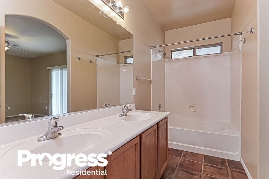 Building Photo - 7450 W Balcony Bay Dr