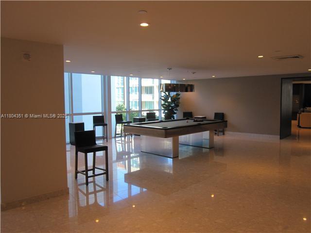 Building Photo - 2020 N Bayshore Dr