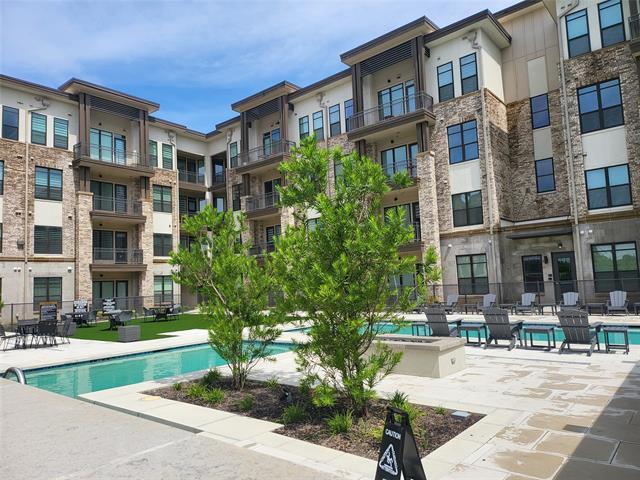 Building Photo - 2700 Old Denton Rd