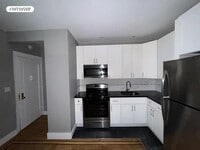 Building Photo - 92 E 53rd St