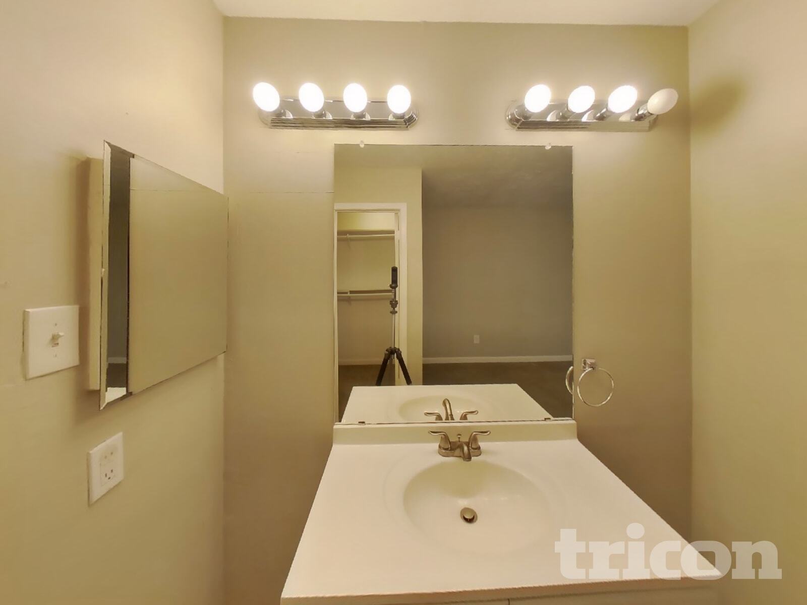 Building Photo - 17526 Jolly Boat Dr