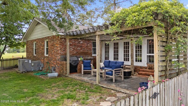 Building Photo - 206 Brentwood Ct