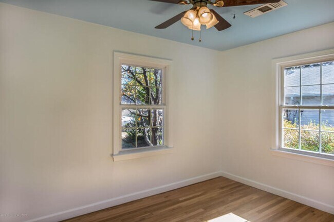 Building Photo - 108 Wayside Dr