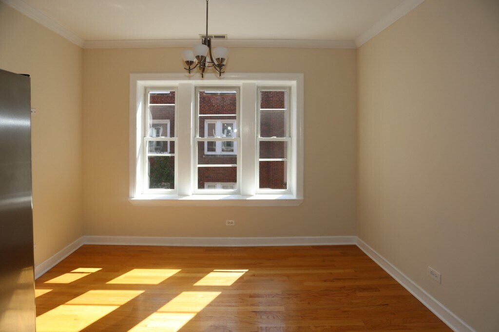 Building Photo - 3257 N Clifton Ave