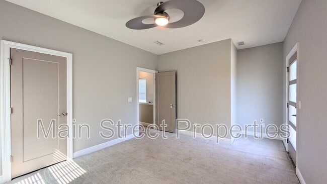 Building Photo - 121 N C St