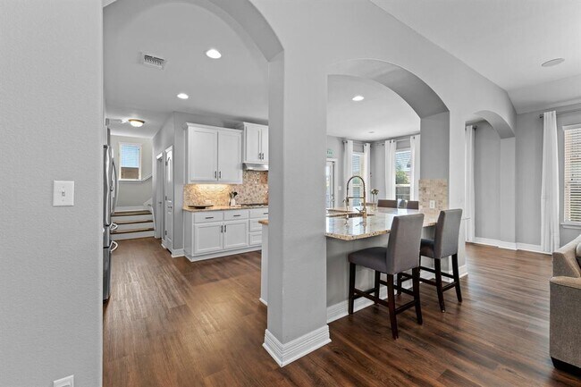 Building Photo - 112 Coral Bean Way