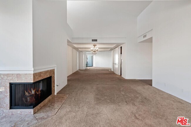 Building Photo - 2102 Century Park Ln