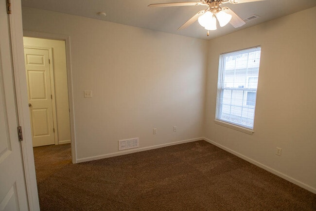 Building Photo - 1424 Bodie Dr