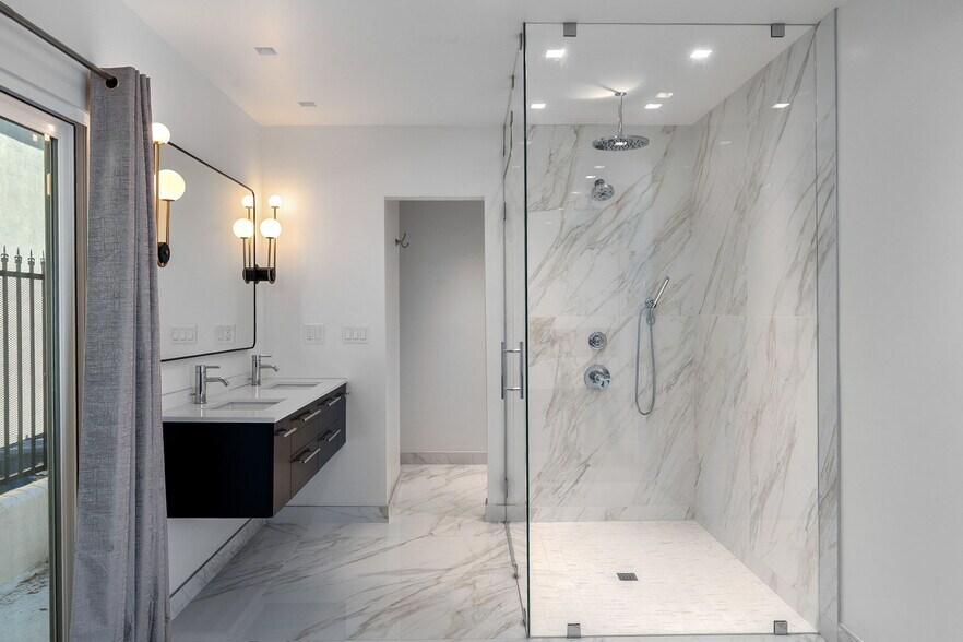 Building Photo - 1641 Tower Grove Dr