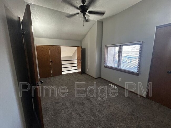 Building Photo - 1741 Ridgehaven Ct