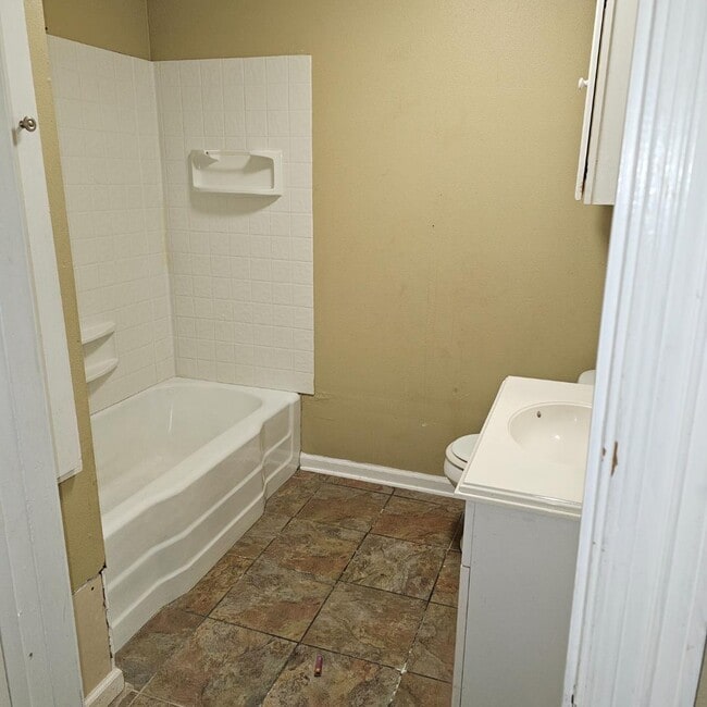 Building Photo - 401 St Louis St