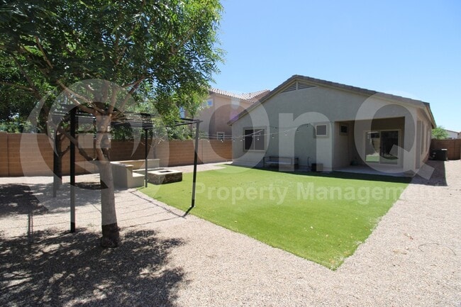 Building Photo - 862 East Gold Dust Way