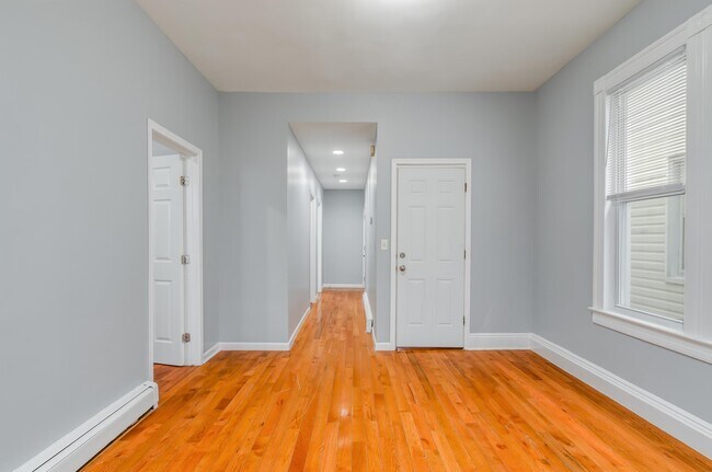 Building Photo - 396 Union St