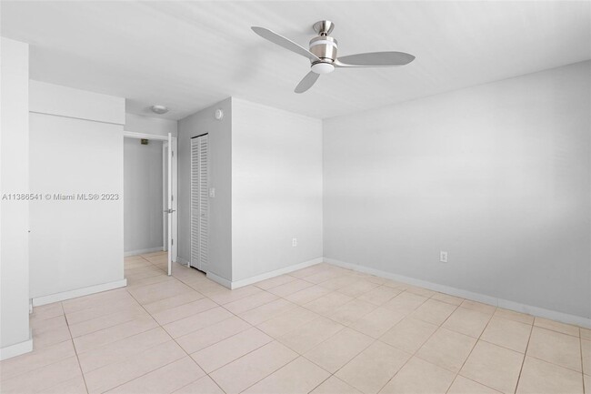 Building Photo - 1357 Collins Ave