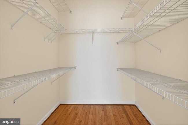 Building Photo - 4142 Fountainside Ln