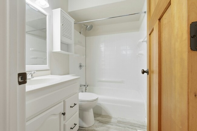 Building Photo - 107 N Orr Dr