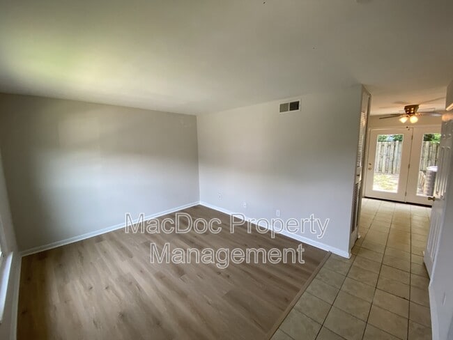 Building Photo - 128 Hickok Cir