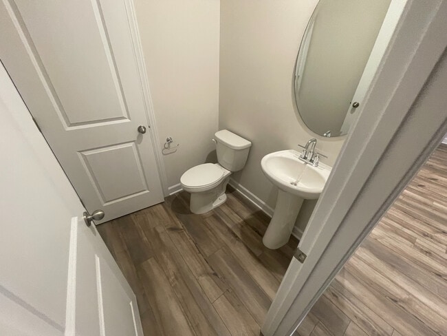 Building Photo - Room in Townhome on Memorial Pkwy