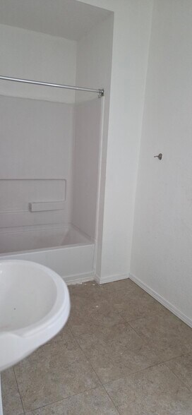 Building Photo - 1912 Mead St