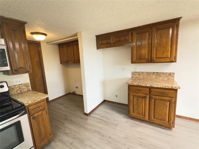 Building Photo - 217 Woodbridge Cir