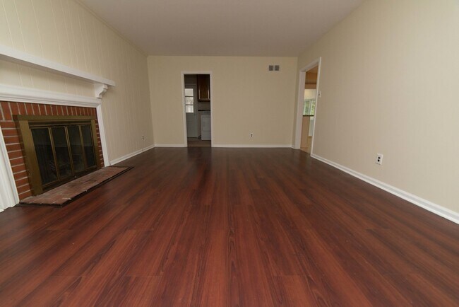 Building Photo - 440 Cricket Ln