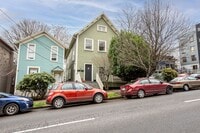 Building Photo - Beautiful 3 Bedroom Duplex Located in Goose Hollow!
