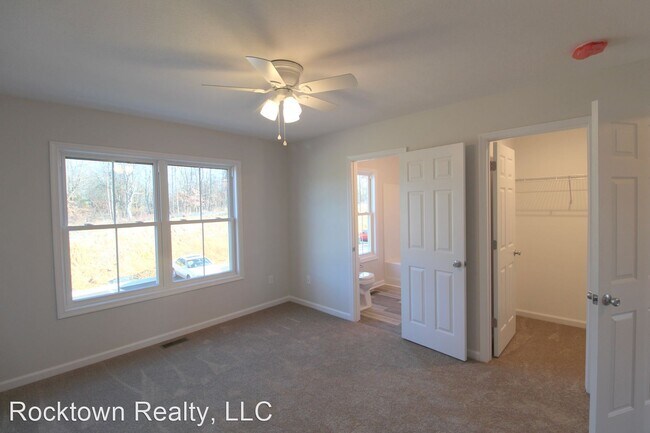 Building Photo - 3 br, 2.5 bath House - 3035 Locust Grove