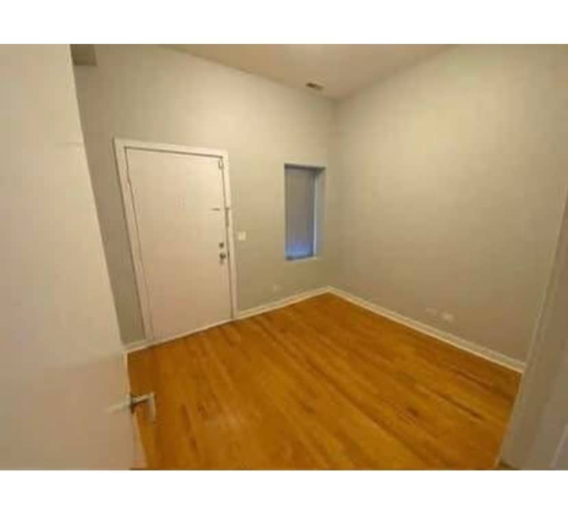 Building Photo - 1714 W Warren Blvd