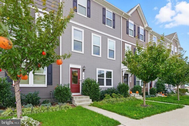 Building Photo - 66 National St