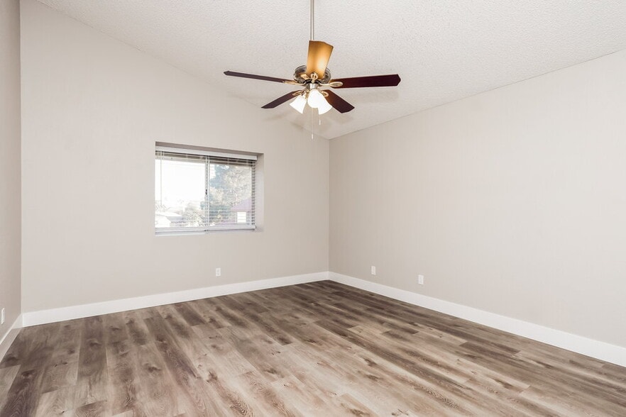 Building Photo - 333 Santa Monica Dr