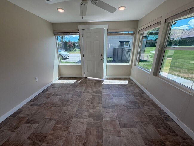 Building Photo - 3-bedroom 2-bathroom Single Family Home