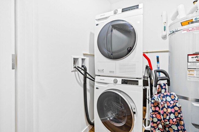 Building Photo - Brand New Luxury 1BR in Kakaako | High Floor Views, Resort Amenities, AC + Parking | The Park on ...