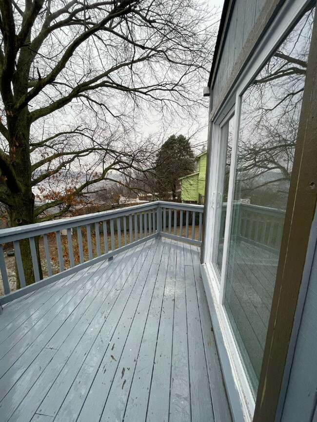 Building Photo - 107 Shoup St