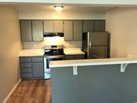 Building Photo - Awesome Remodeled Top Floor condo in Point Loma Tennis Club