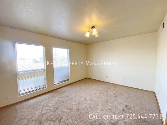 Building Photo - 2 BEDROOM HENDERSON CONDO!