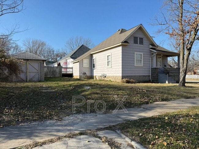 Building Photo - 102 S Connor Ave