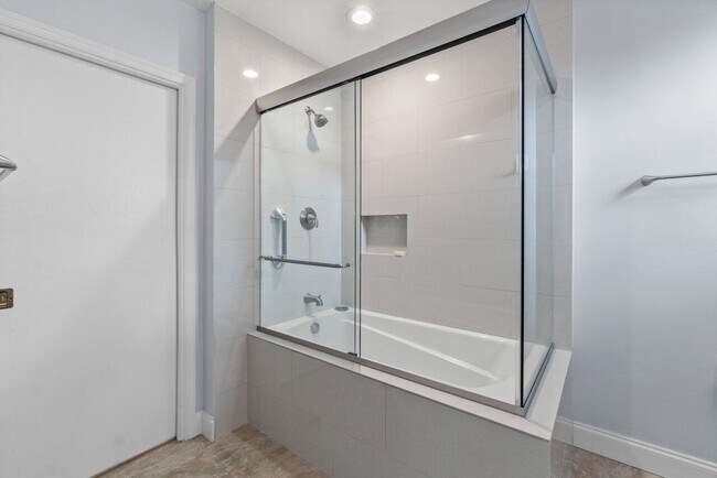 Building Photo - 122 Andrews Ave