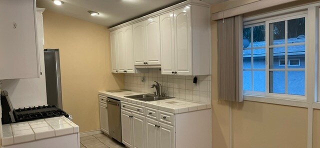 Building Photo - 18556 Community St