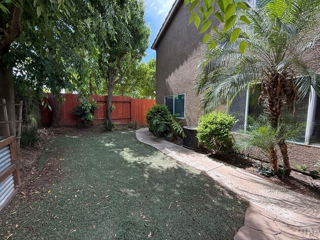 Building Photo - 4 Bed| 3 Bath | 1702 SF | Two Story | Tenant pays $175 monthly for WS&G