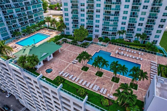 Building Photo - 31 SE 5th St