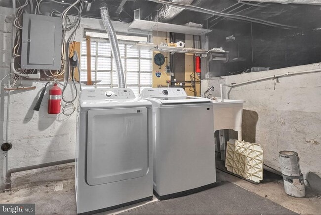 Building Photo - 7523 B St