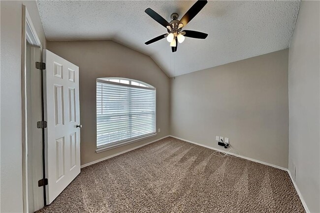 Building Photo - 355 Ridgemont Dr