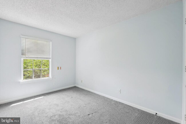 Building Photo - 12108 Green Leaf Ct