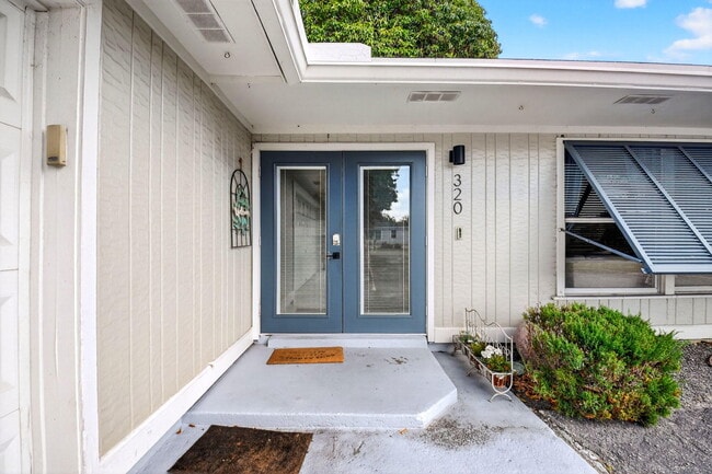 Building Photo - 320 Riverdale Rd