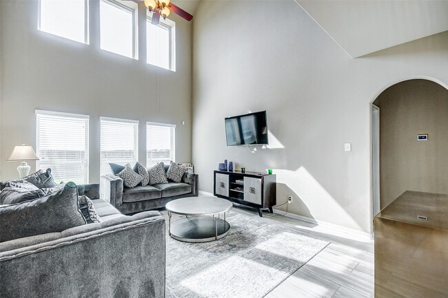 Building Photo - 19611 Travis Cannon Ln