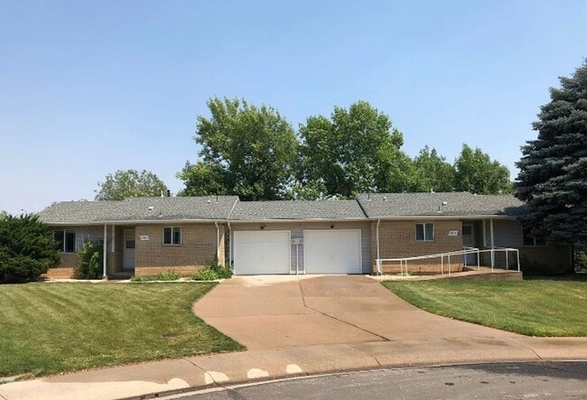 Primary Photo - Remodeled 2 Bed 1 Bath Duplex in North For...